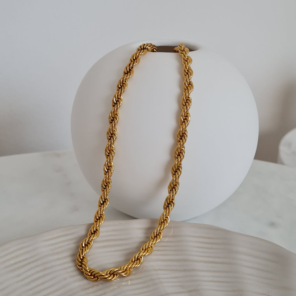 Gold rope chain necklace